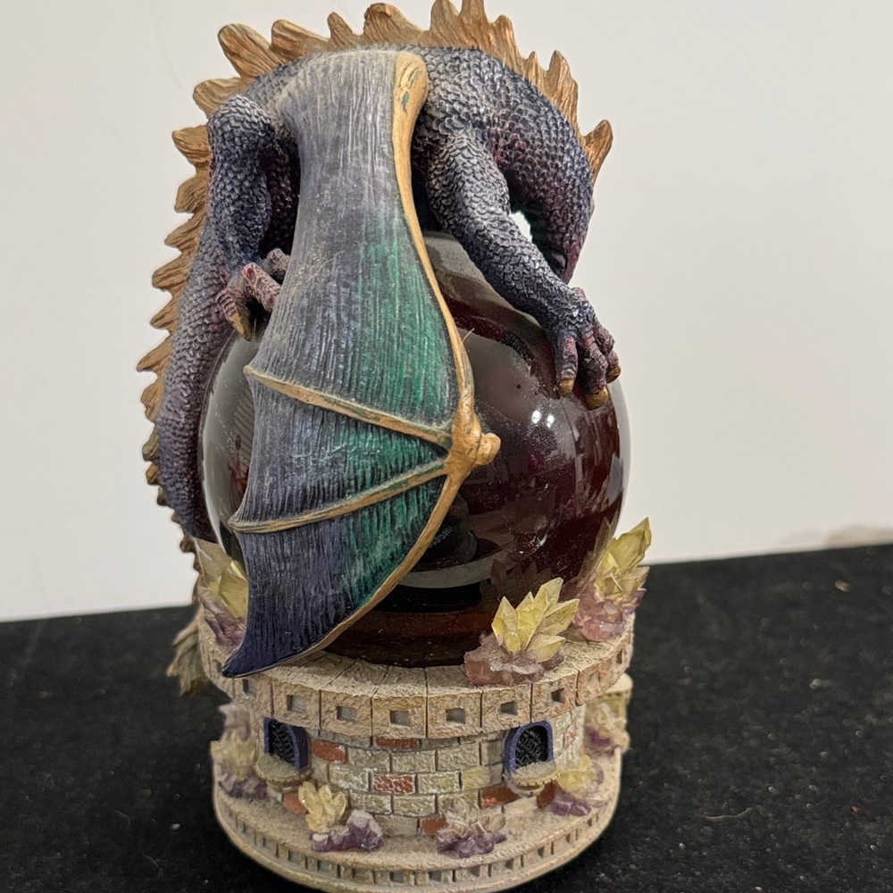 Dragon Fantasy Snow Globe Wind Up Musical Collectible - Picture 11 of 14